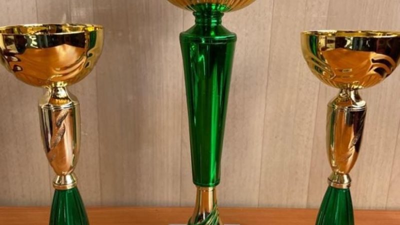 С наградами, «Контрасты»!