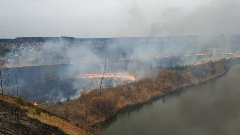 Ружане, не  поджигайте  сухую траву!