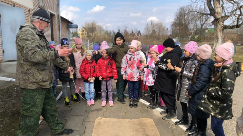 Рузские школьники поиграли в детские игры Юрия Гагарина