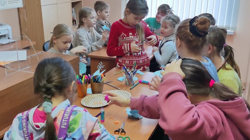 Маленькие ружане мастерили птичку