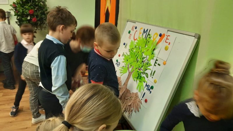 Маленьким ружанам – о теплых семейных отношениях