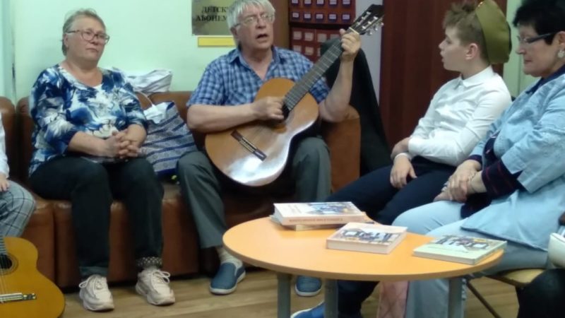 Ружане поют и читают стихи о войне