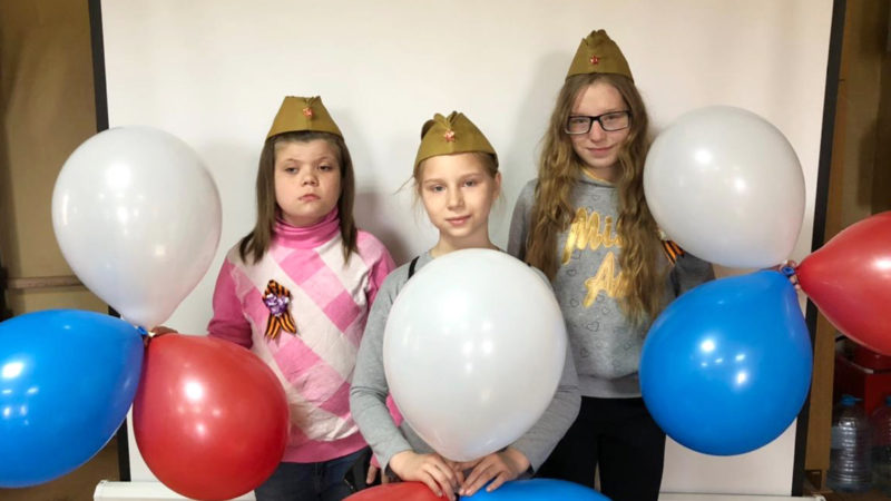 В Старониколаево изготовили георгиевскую брошь