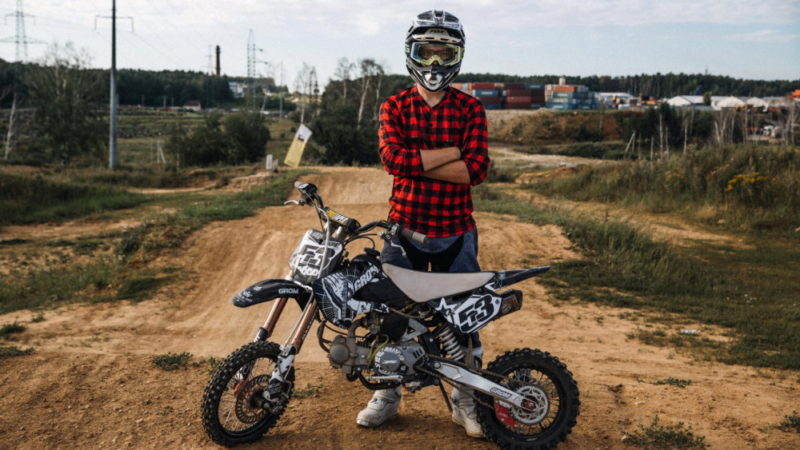 Ружанам сообщают о правилах езды на питбайке