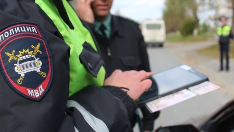 Рузские полицейские составляют протоколы на должников