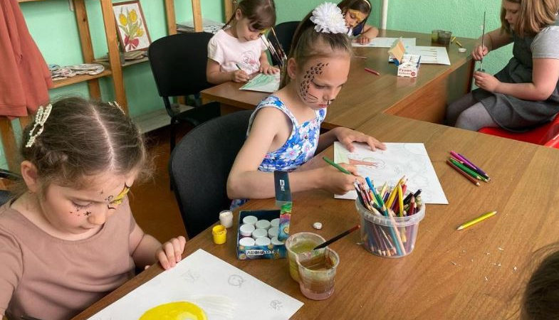 Космодемьянцы рисовали счастливое детство