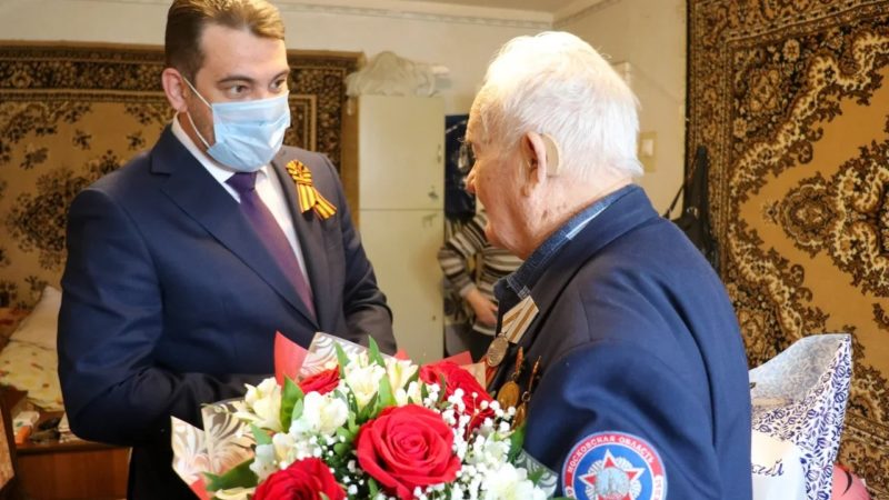 Николай Пархоменко навестил ветерана