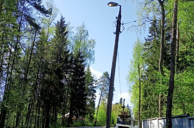 В Рузском округе меняют лампы в светильниках