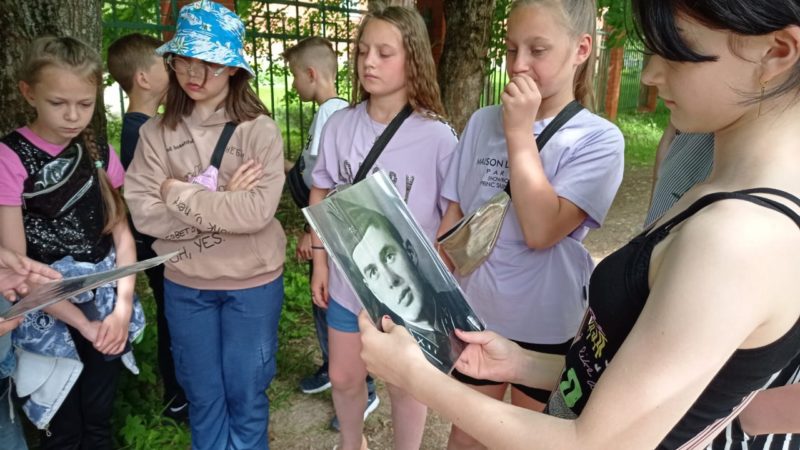 Тучковцы посетили церковь и захоронение героя