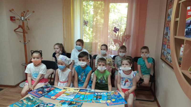 Юные тучковцы узнали все о цвете воды