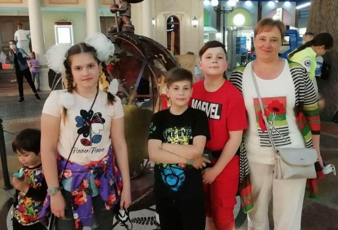 Юные дороховчане посетили детский парк развлечений