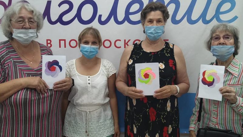 В Тучково долголеты обучились технике складывания бумаги «айрис фолдинг»