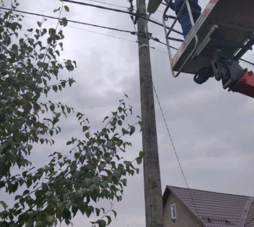 В Рузском округе меняют лампы в фонарях
