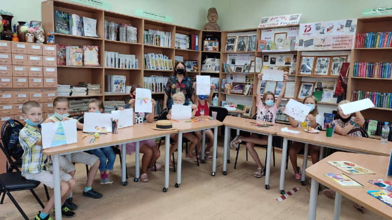 Тучковцы рисовали тарелку здорового питания
