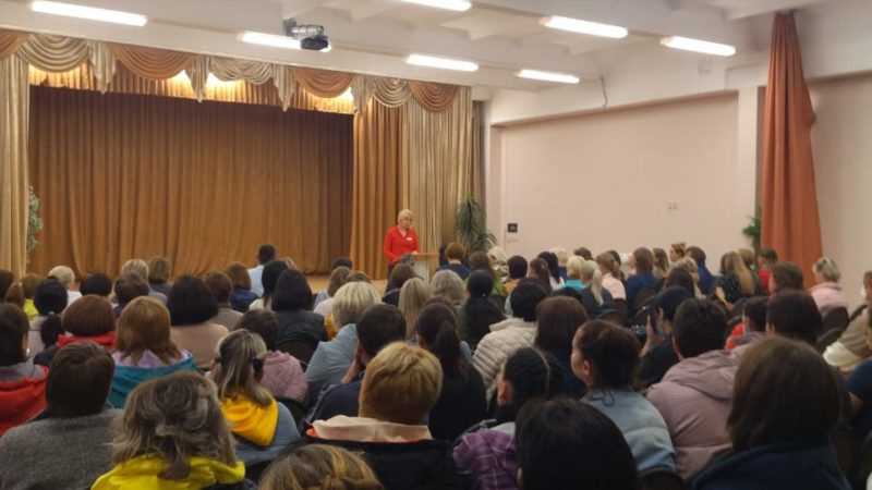 Специалисты из «Астарты» посетили собрание в Колюбакинской школе