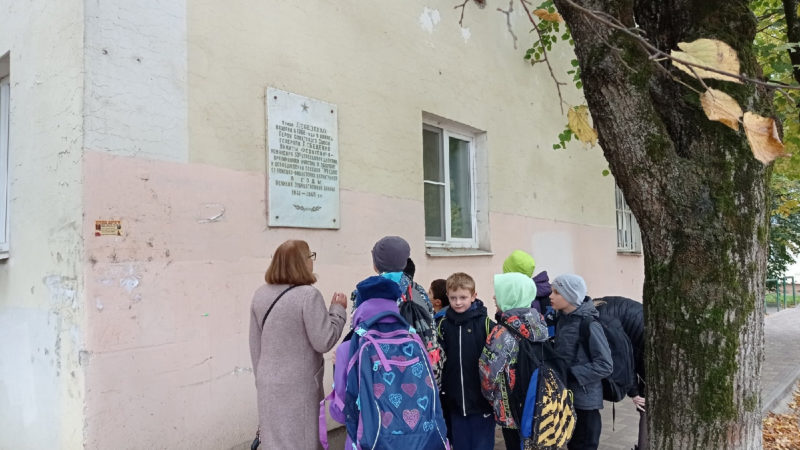 Юным тучковцам провели экскурсию по памятным местам поселка