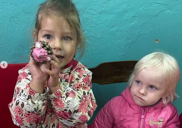 Орешкововцы мастерили из природного материала