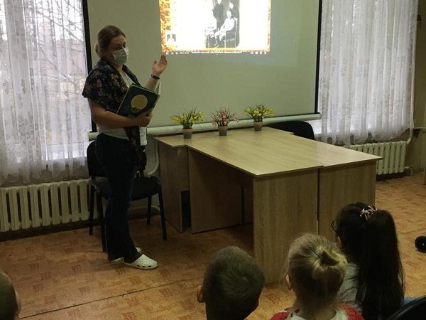 Никольская библиотека провела программу, посвященную творчеству Евгения Шварца