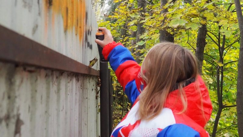 В Рузе закрасили надписи о рекламе наркотиков