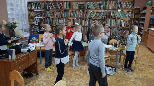 В Рузской библиотеке прошло занятие клуба «Занимательный английский»