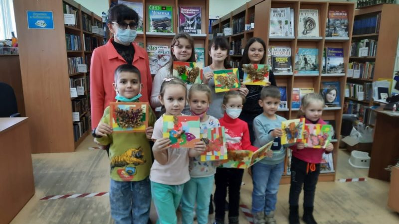 В Тучковской библиотеке мастерили аппликации