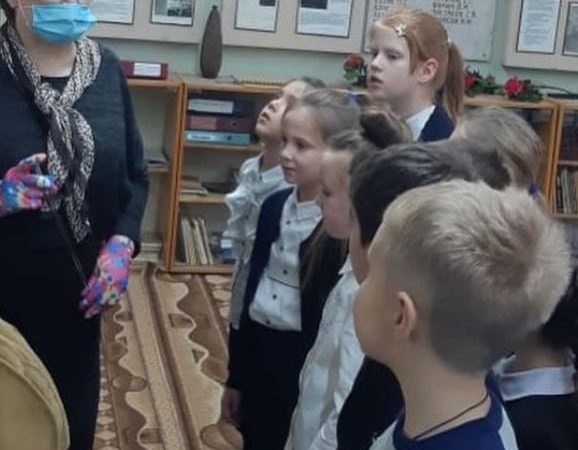 Юным колюбакинцам рассказали о земляке-герое