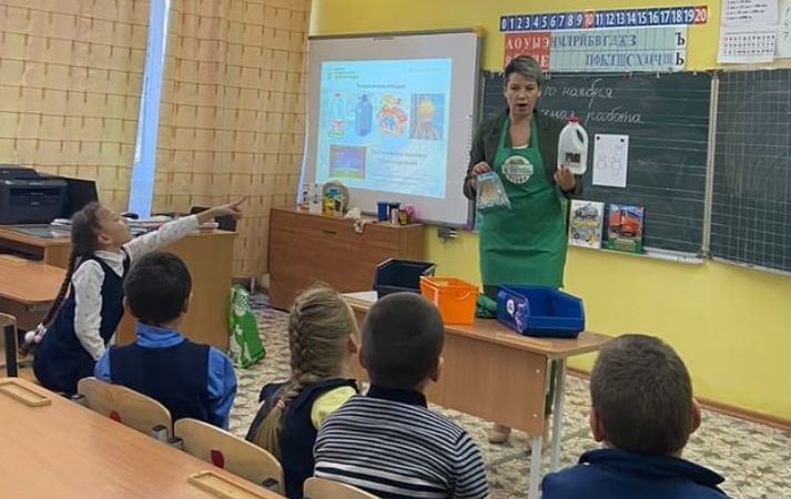 Орешкинским школьникам рассказали о раздельном сборе мусора