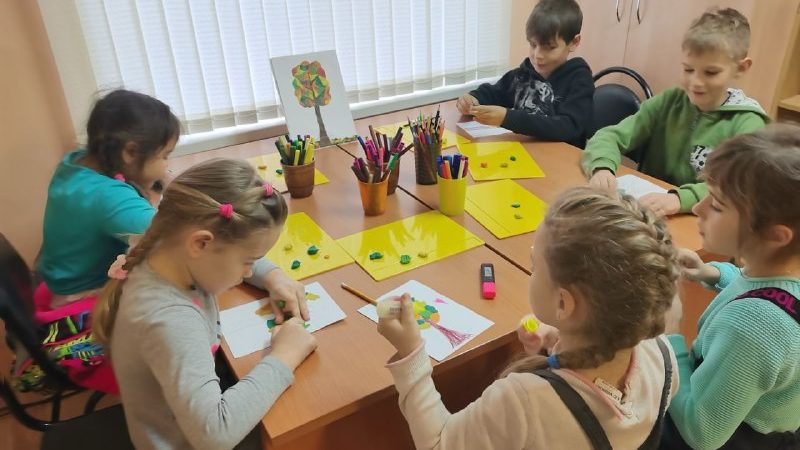 В Старорузской библиотеке занимались пластилинографией