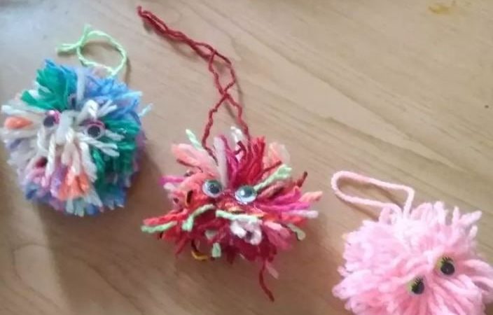 В Орешках мастерят новогодние украшения