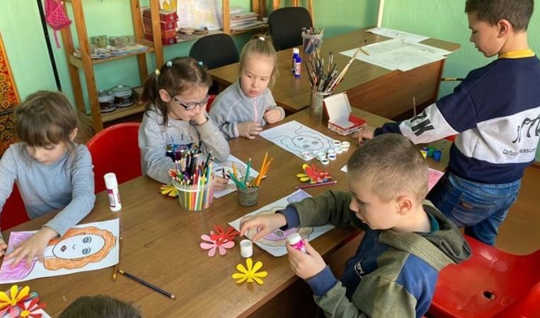Космодемьянцы рисовали мам