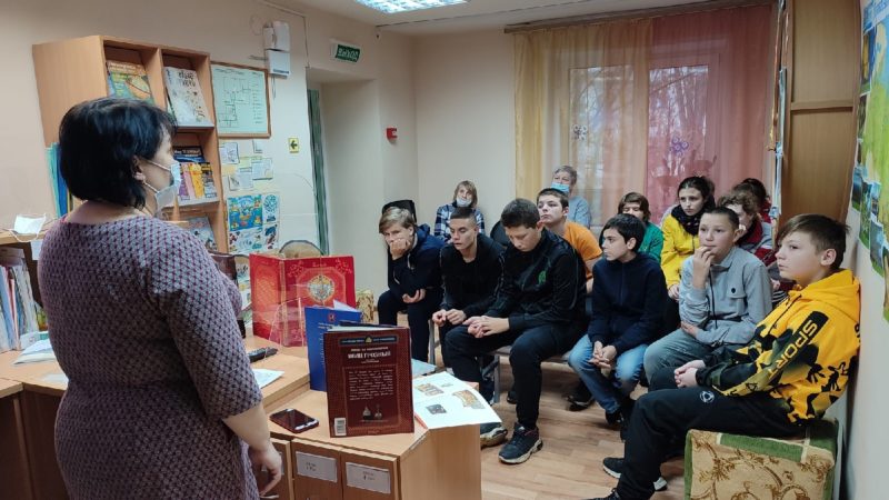 Тучковская библиотека провела час истории и мастер-класс