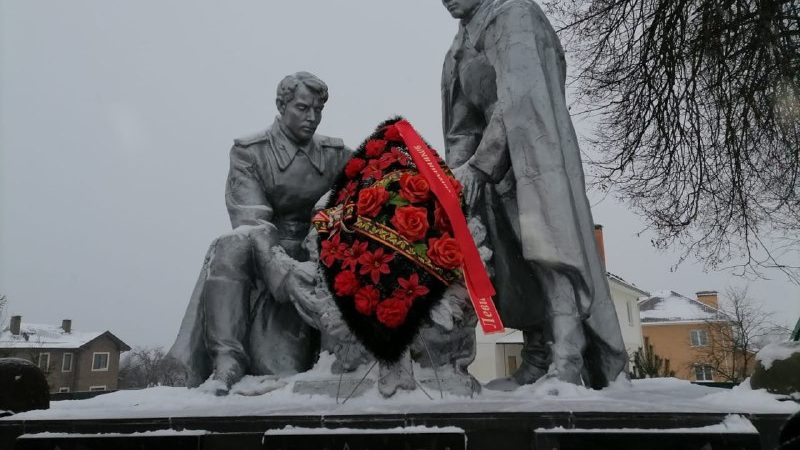 В Рузе возложили венок к братскому захоронению