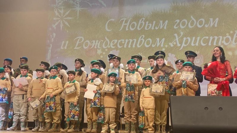 Кожинские юнармейцы поздравили десантников с Новым годом