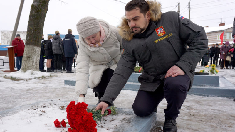 В Нестерово возложили цветы к братскому захоронению