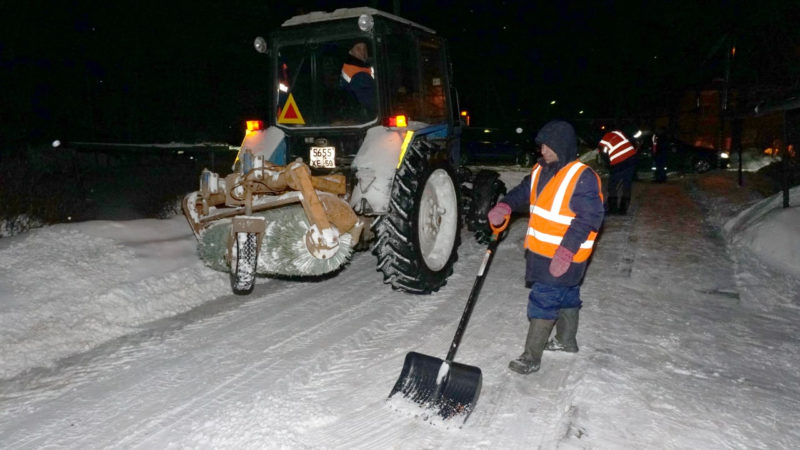 В Рузском округе снег убирали около 200 дворников и дорожных рабочих