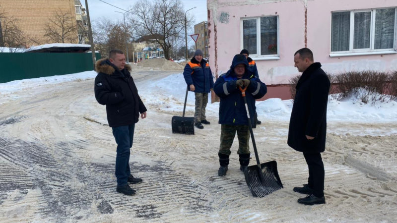 Заместители главы администрации РГО проверяют уборку снега в населенных пунктах