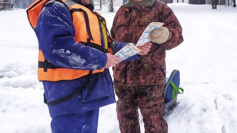 Рыбакам напомнили правила безопасности на водоемах