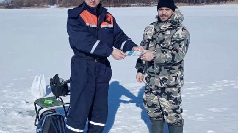 В Рузском округе спасатели напоминают рыбакам о безопасности на водоемах