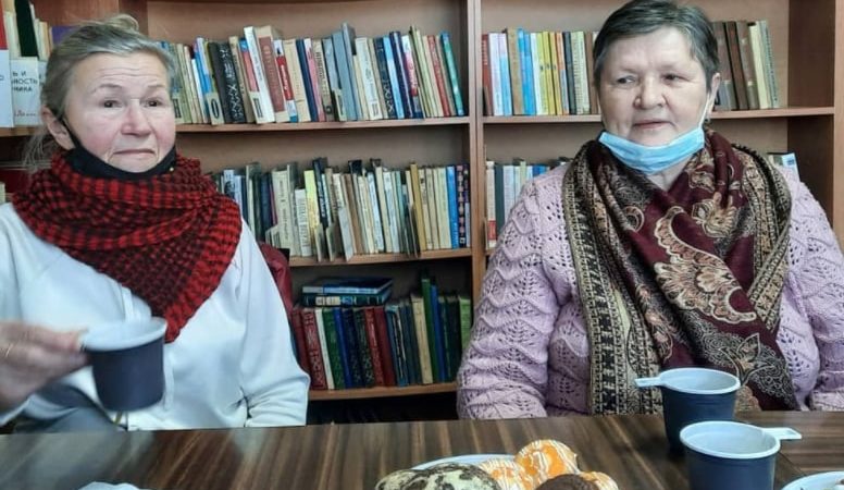 Барынинские пенсионеры общались в кругу друзей