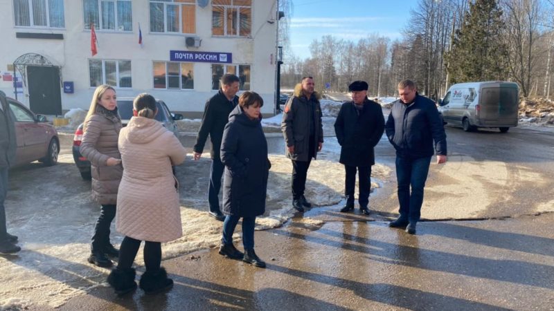 В поселке Беляная Гора модернизируют детскую площадку