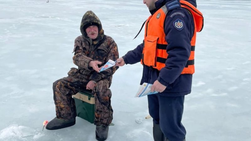 Спасатели напоминают ружанам, что в период таяния выход на ледовую поверхность любого водоема представляет опасность