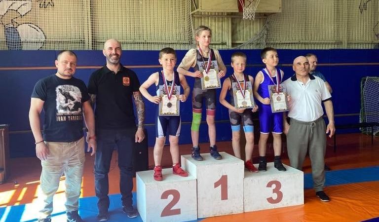 В Рузе прошли соревнования по вольной борьбе