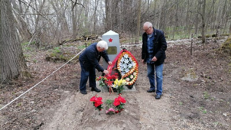 Ветераны побывали на братской могиле