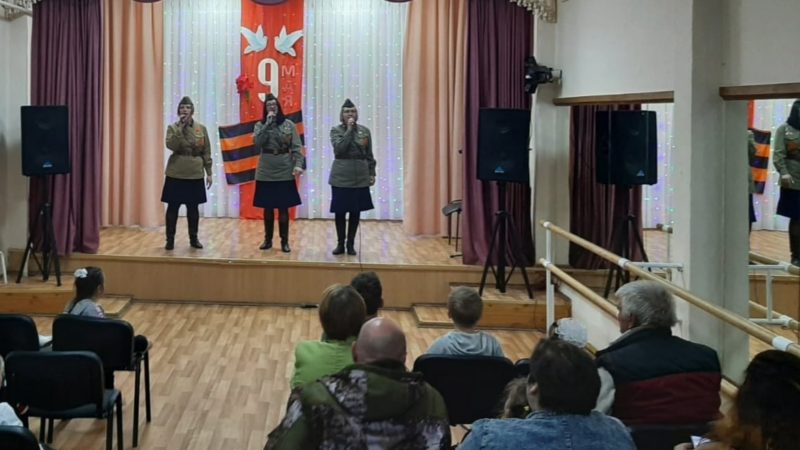 В Ватулино пели и читали стихи