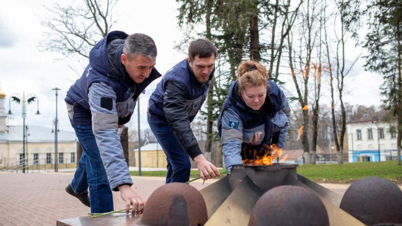 Газовщики провели техобслуживание подмосковных мемориалов «Вечный огонь»