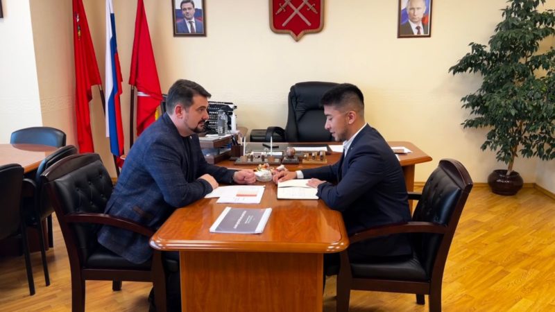 Николай Пархоменко обсудил работу молодежного актива