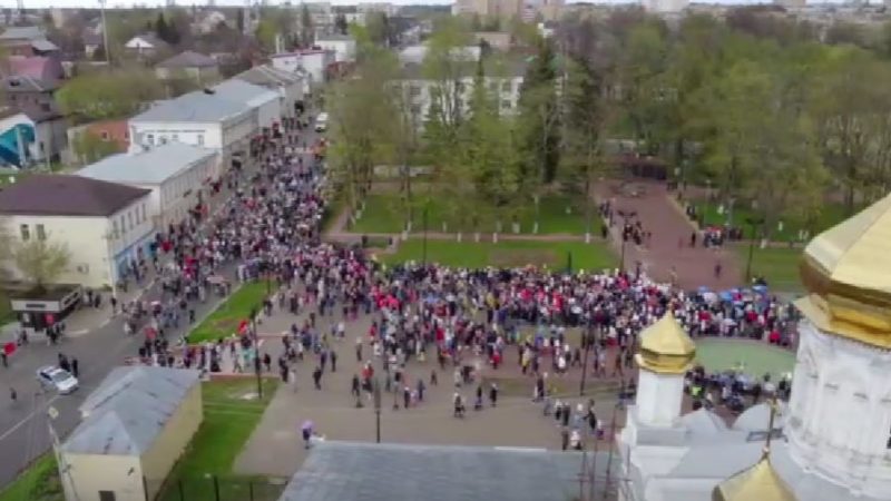 Митинг и возложение цветов на площади Партизан 9 мая 2022 года