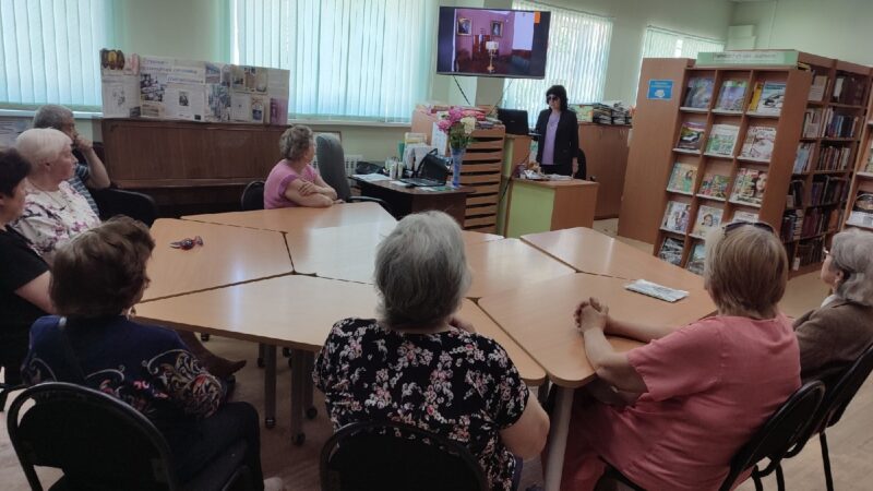 Тучковские пенсионеры совершили виртуальную прогулку по музеям