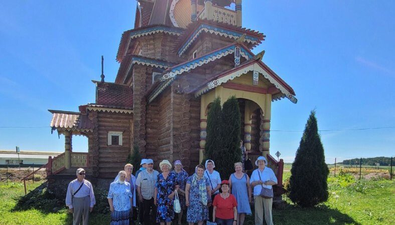 Экскурсия и мед – для рузских долголетов