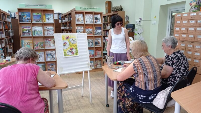 В Тучковской библиотеке прошел урок рисования
